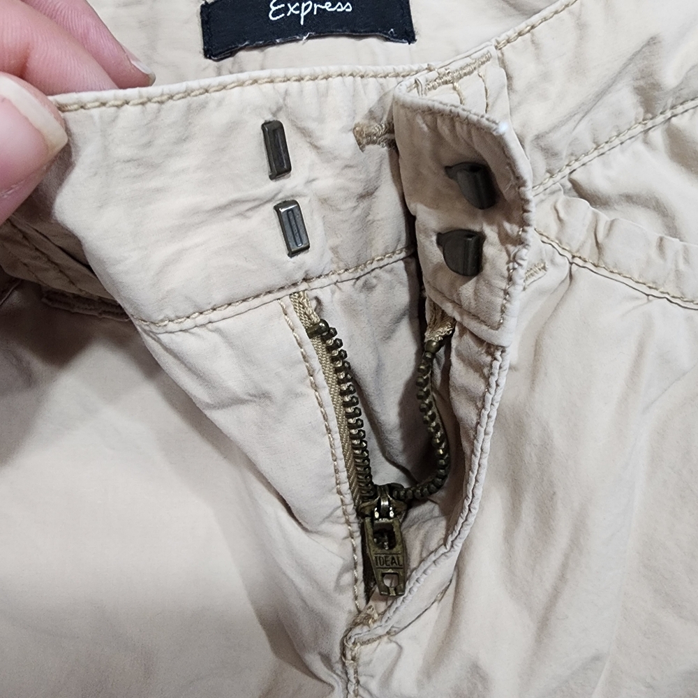 Pre-Loved Express Shorts - Picture 10 of 13